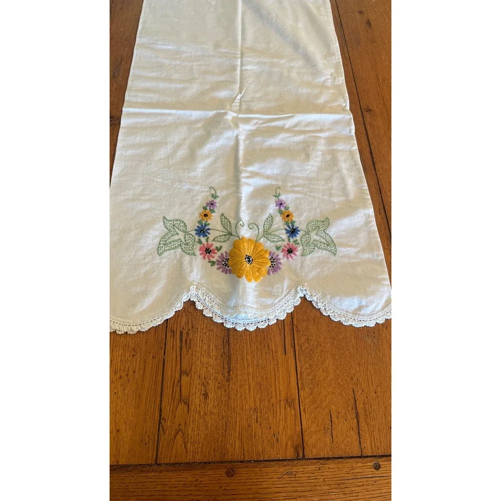 Vtg Hand Embroidered Floral Pillowcases Crochet Lace Pair 17x34